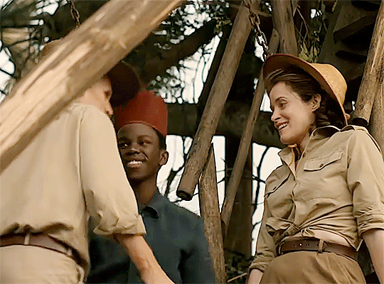 In Season 1 of The Crown, young Princess Elizabeth and her husband Prince Philip were played by Claire Foy and Matt Smith, who had incredible chemistry. Philip is shown here kissing his wife with such passion that his hat falls off.